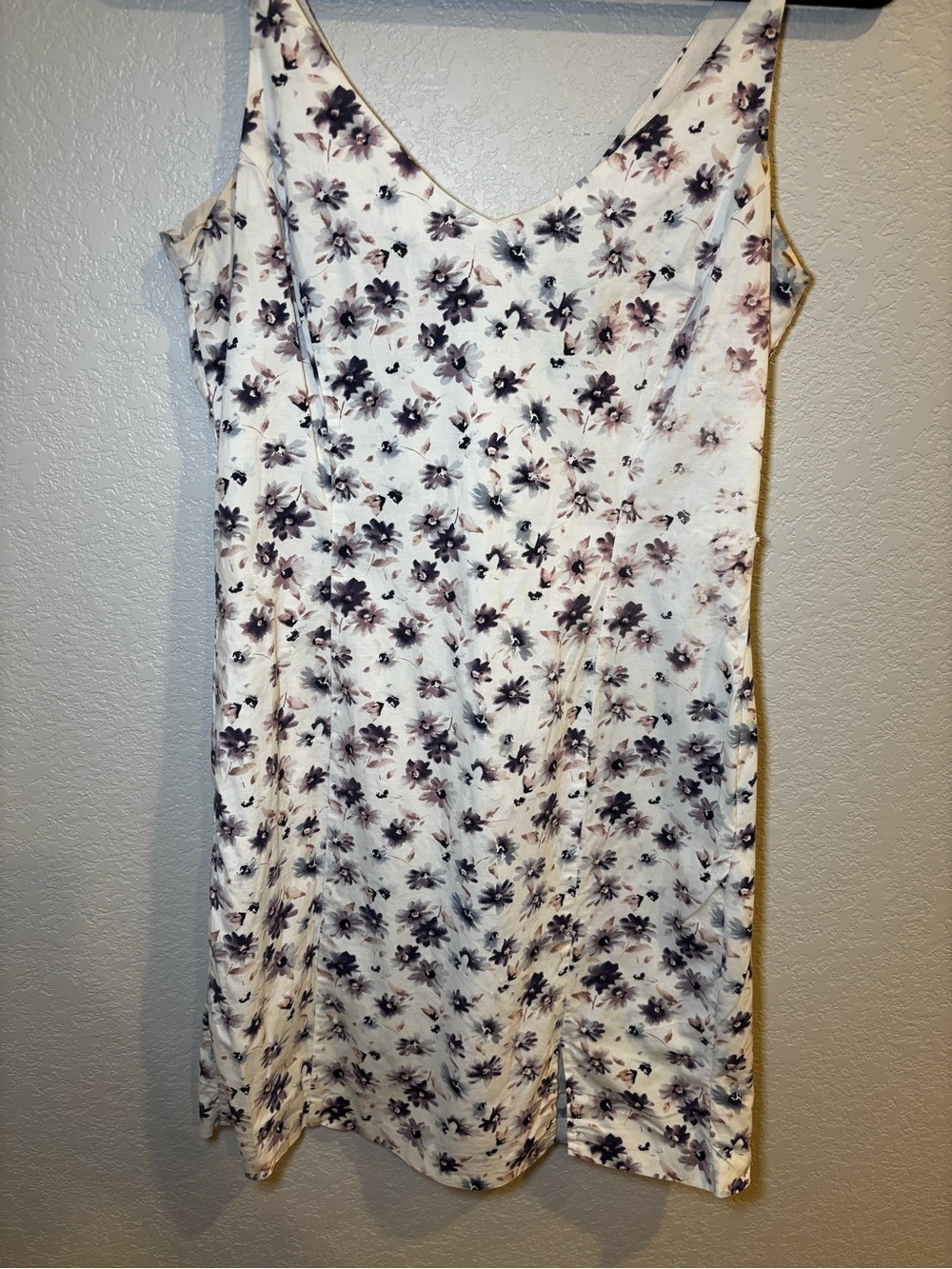 Sleeveless Floral Slip Dress in White and Purple-vintage